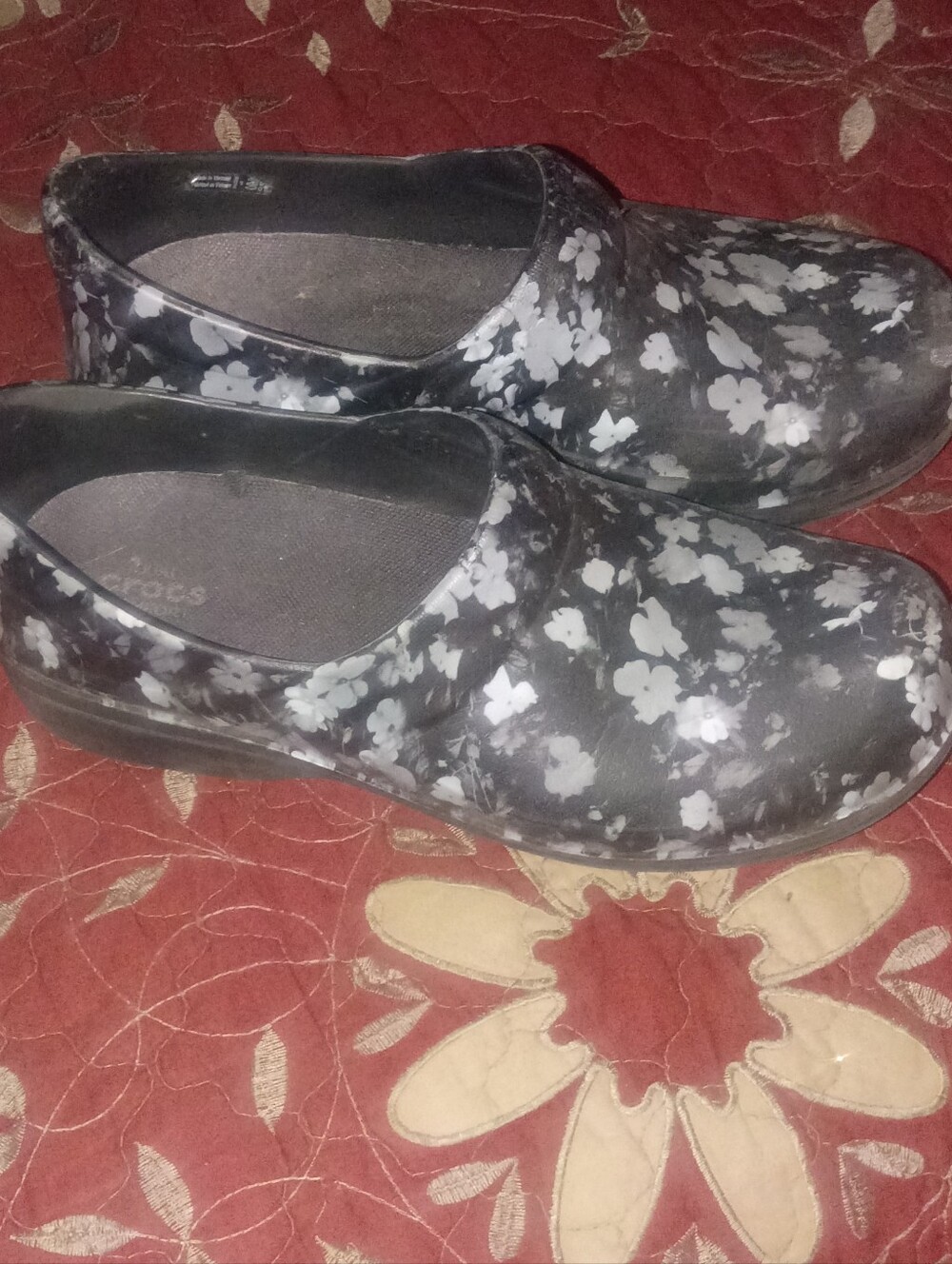 CROCS Black Floral-Print Slip-On Clogs